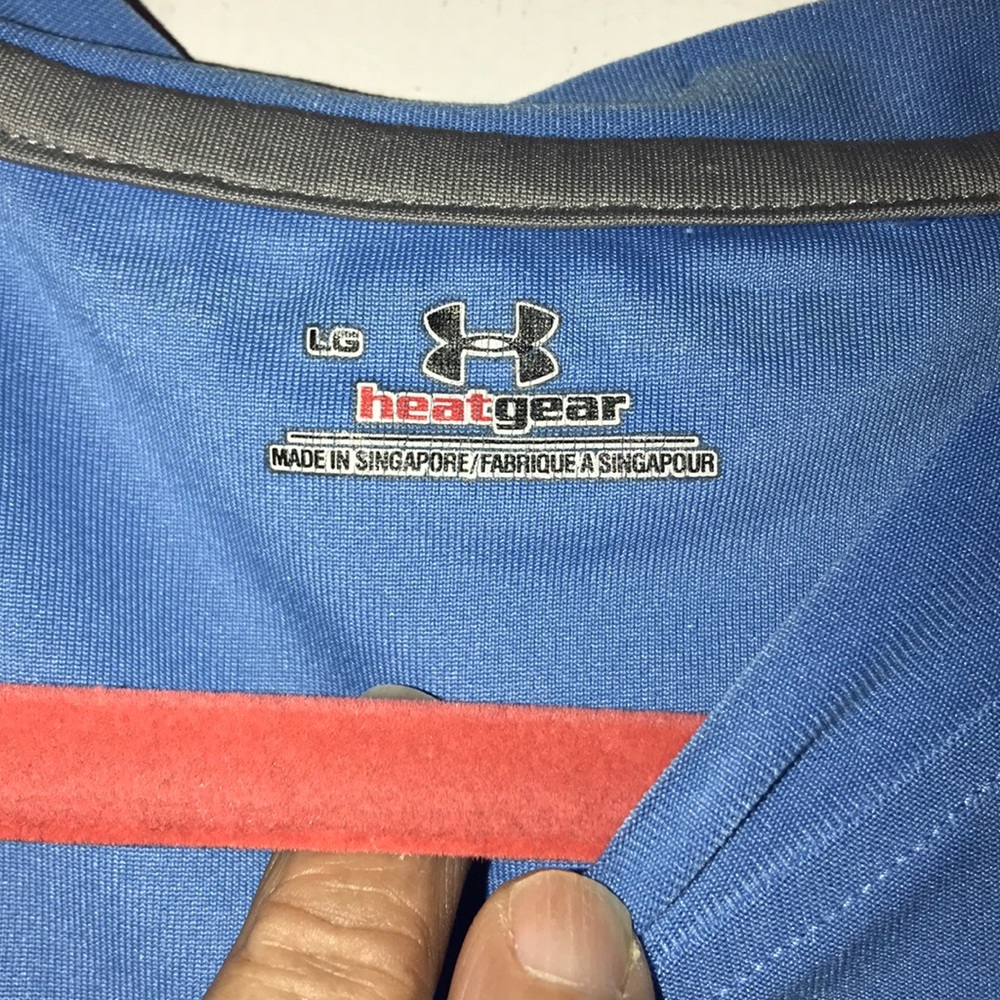 Men’s Under Armour Shirt - Picture 5 of 5